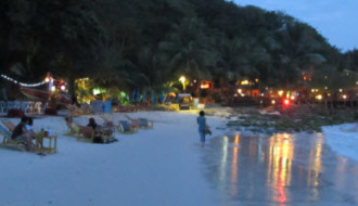 Ao Cho Beach